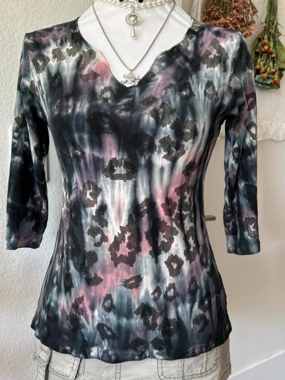 Y2K Glima Grey and Purple Tie Dye 3/4 Sleeve Top